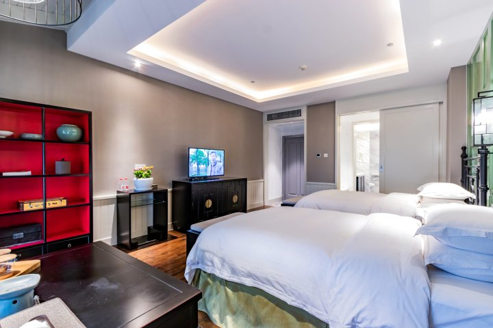 C.F_pYPHKiIG6HrD_6K720