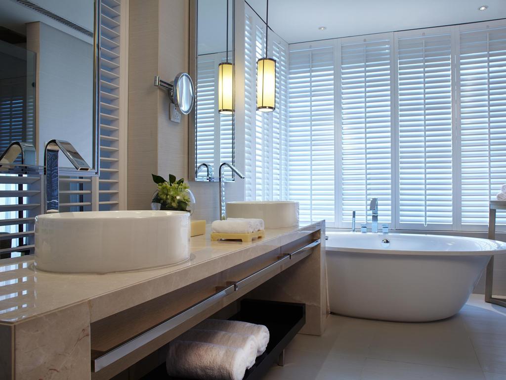 255970_14083122540021732477