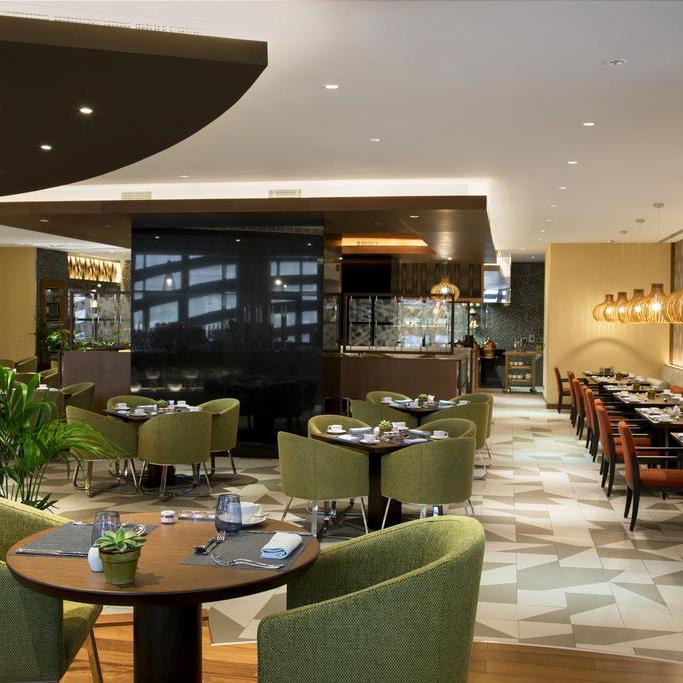2018酒店餐厅家具餐桌椅高端木制咖啡厅家具
