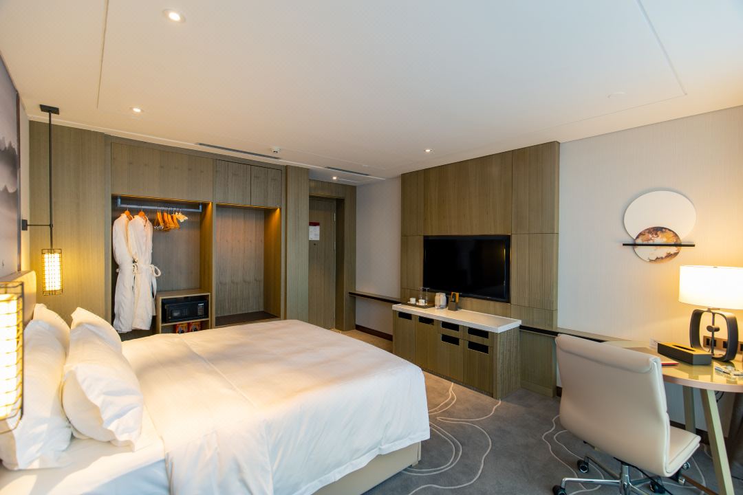 200610000000q5kog571B_W_1080_808_R5_D