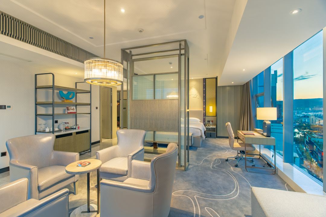 200j1a0000018lsveAD69_W_1080_808_R5_D